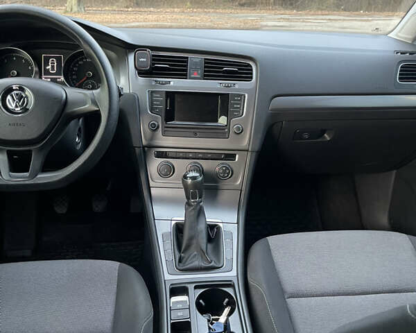 Сірий Фольксваген Гольф, об'ємом двигуна 1.2 л та пробігом 225 тис. км за 6900 $, фото 5 на Automoto.ua