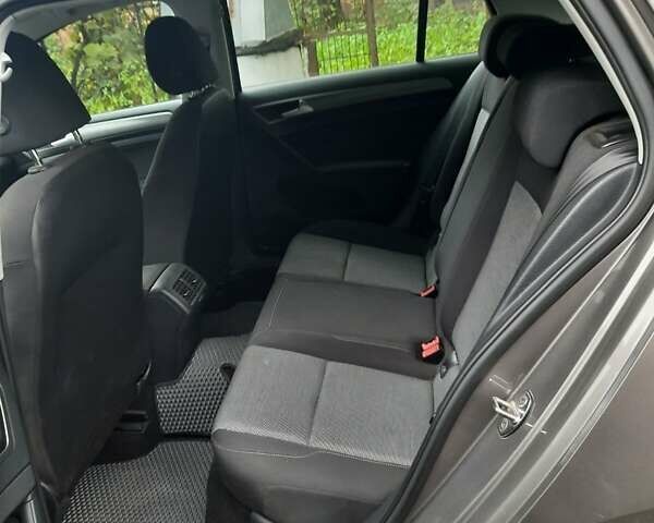 Сірий Фольксваген Гольф, об'ємом двигуна 1.6 л та пробігом 209 тис. км за 10500 $, фото 5 на Automoto.ua