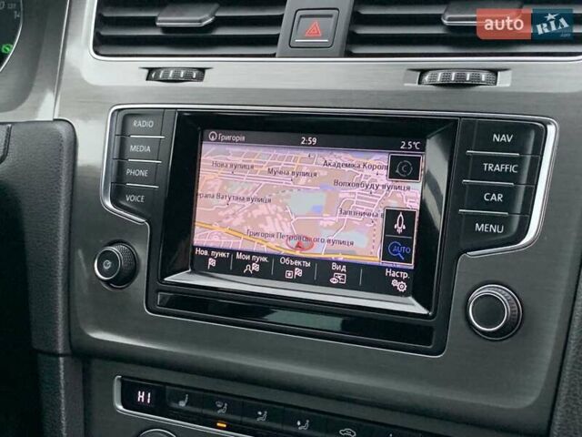 Серый Фольксваген Гольф, объемом двигателя 2 л и пробегом 273 тыс. км за 13499 $, фото 38 на Automoto.ua