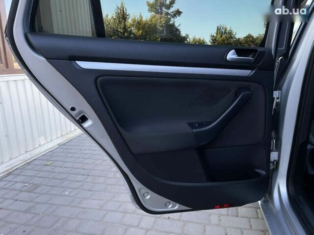 Серый Фольксваген Гольф, объемом двигателя 1.6 л и пробегом 245 тыс. км за 8555 $, фото 25 на Automoto.ua