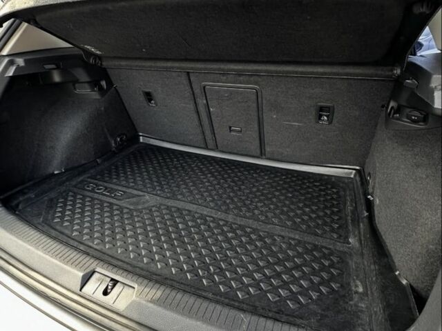 Серый Фольксваген Гольф, объемом двигателя 2 л и пробегом 317 тыс. км за 11500 $, фото 7 на Automoto.ua