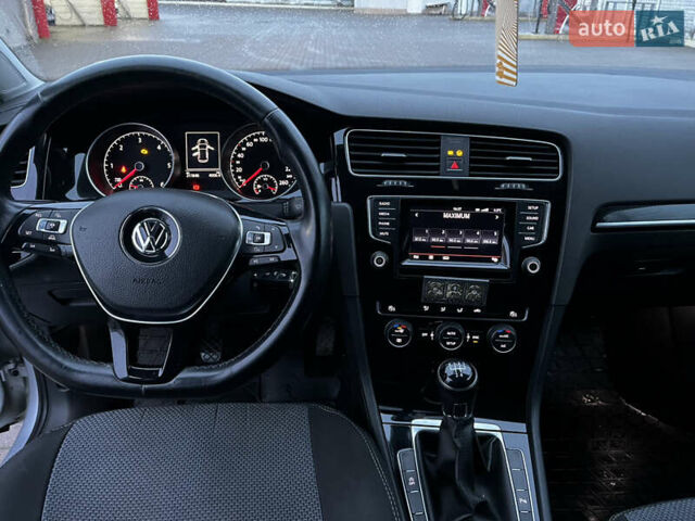 Сірий Фольксваген Гольф, об'ємом двигуна 1.6 л та пробігом 212 тис. км за 9700 $, фото 5 на Automoto.ua