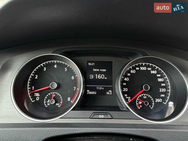 Серый Фольксваген Гольф, объемом двигателя 1.4 л и пробегом 235 тыс. км за 12200 $, фото 24 на Automoto.ua