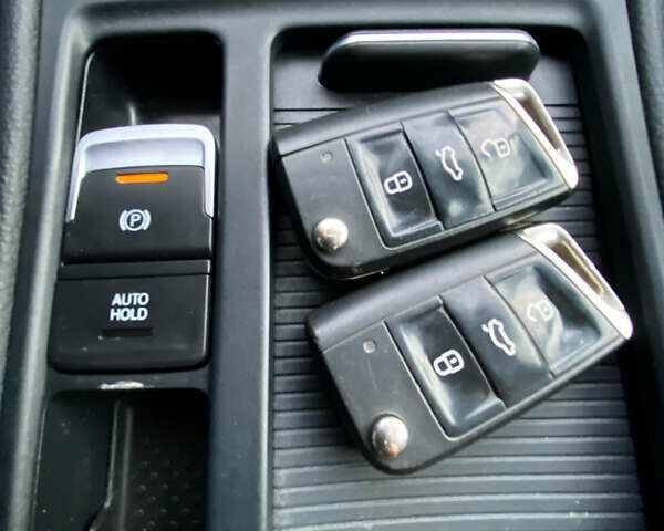 Серый Фольксваген Гольф, объемом двигателя 1.6 л и пробегом 212 тыс. км за 8999 $, фото 17 на Automoto.ua