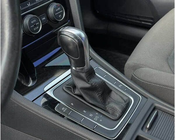 Серый Фольксваген Гольф, объемом двигателя 1.97 л и пробегом 317 тыс. км за 11500 $, фото 7 на Automoto.ua