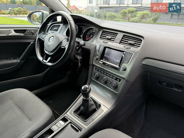 Серый Фольксваген Гольф, объемом двигателя 1.4 л и пробегом 235 тыс. км за 12200 $, фото 18 на Automoto.ua