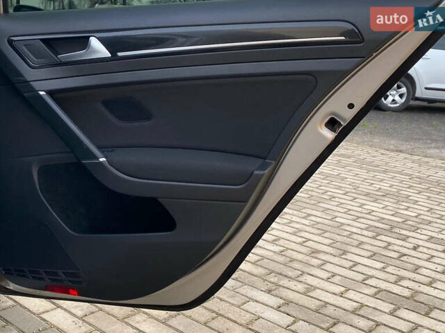 Серый Фольксваген Гольф, объемом двигателя 1.6 л и пробегом 212 тыс. км за 8999 $, фото 26 на Automoto.ua