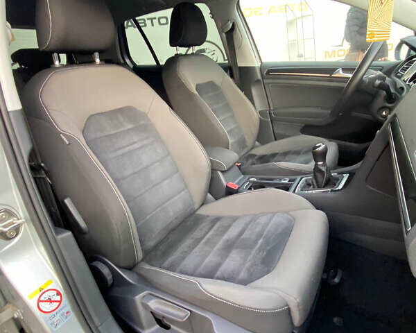 Серый Фольксваген Гольф, объемом двигателя 1.6 л и пробегом 212 тыс. км за 8999 $, фото 11 на Automoto.ua