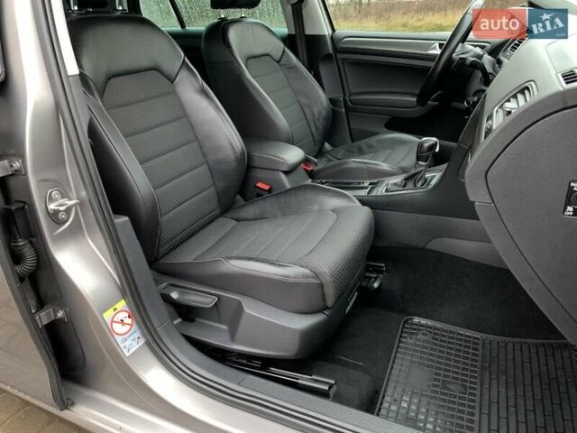 Серый Фольксваген Гольф, объемом двигателя 2 л и пробегом 273 тыс. км за 13499 $, фото 34 на Automoto.ua