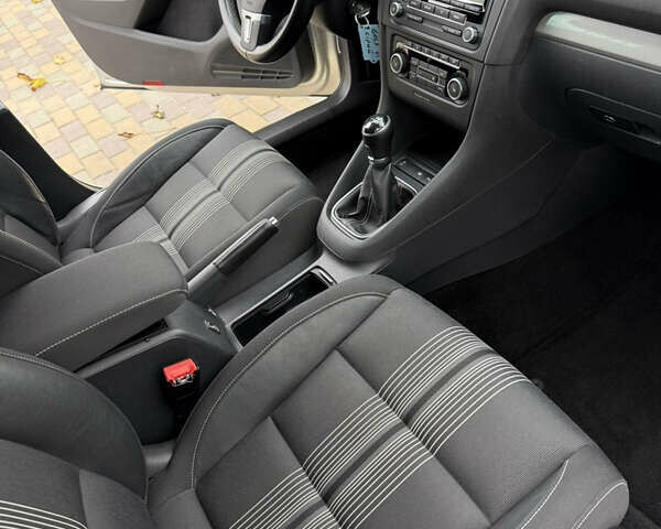 Фольксваген Гольф 2013 в Хмельницком на Automoto.ua Серый Фольксваген Гольф, объемом двигателя 1.39 л и пробегом 161 тыс. км за 8700 $, фото 21 на Automoto.ua