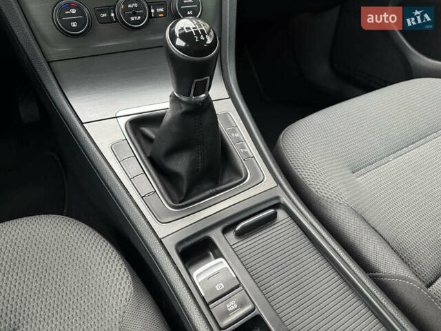 Серый Фольксваген Гольф, объемом двигателя 1.4 л и пробегом 235 тыс. км за 12200 $, фото 13 на Automoto.ua