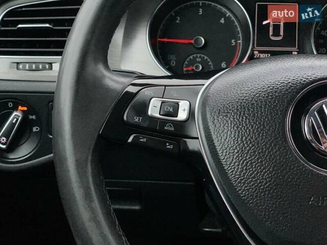 Серый Фольксваген Гольф, объемом двигателя 2 л и пробегом 273 тыс. км за 13499 $, фото 45 на Automoto.ua