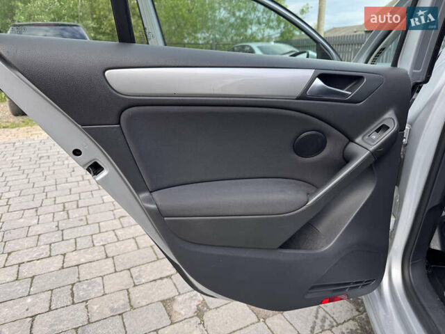 Серый Фольксваген Гольф, объемом двигателя 1.97 л и пробегом 268 тыс. км за 9800 $, фото 20 на Automoto.ua