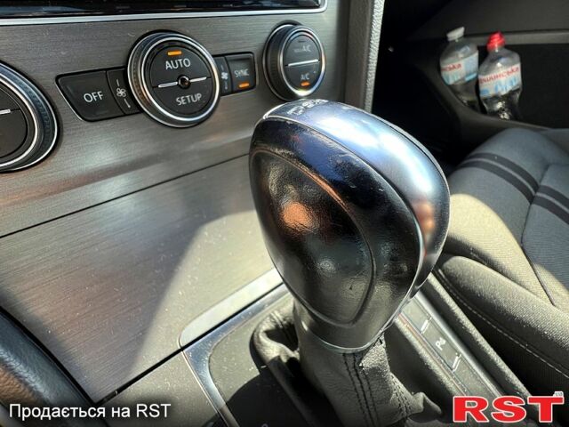 Серый Фольксваген Гольф, объемом двигателя 1.4 л и пробегом 143 тыс. км за 11000 $, фото 5 на Automoto.ua