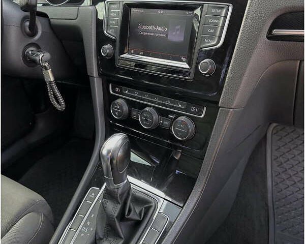 Серый Фольксваген Гольф, объемом двигателя 1.97 л и пробегом 317 тыс. км за 11500 $, фото 4 на Automoto.ua