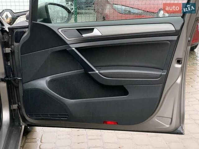 Серый Фольксваген Гольф, объемом двигателя 2 л и пробегом 273 тыс. км за 13499 $, фото 31 на Automoto.ua