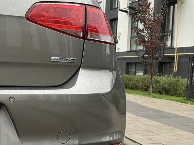 Фольксваген Гольф 2013 в Киеве на Automoto.ua Серый Фольксваген Гольф, объемом двигателя 1.6 л и пробегом 257 тыс. км за 8600 $, фото 4 на Automoto.ua