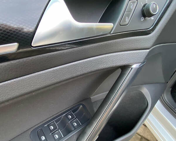 Серый Фольксваген Гольф, объемом двигателя 1.6 л и пробегом 212 тыс. км за 8999 $, фото 23 на Automoto.ua