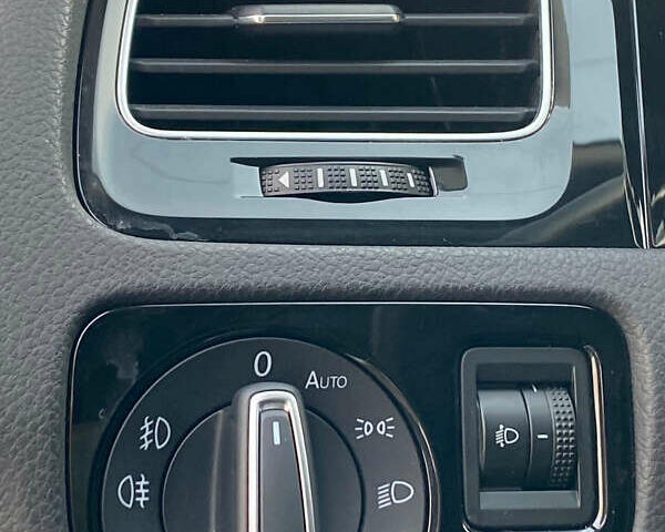 Серый Фольксваген Гольф, объемом двигателя 1.6 л и пробегом 212 тыс. км за 8999 $, фото 20 на Automoto.ua