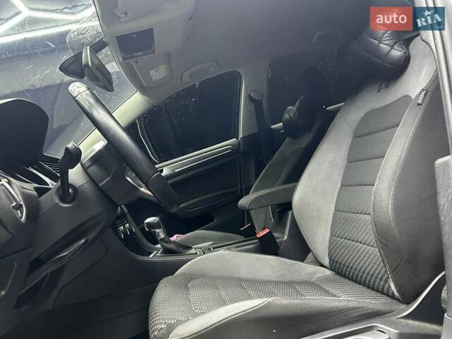 Серый Фольксваген Гольф, объемом двигателя 2 л и пробегом 150 тыс. км за 15900 $, фото 9 на Automoto.ua