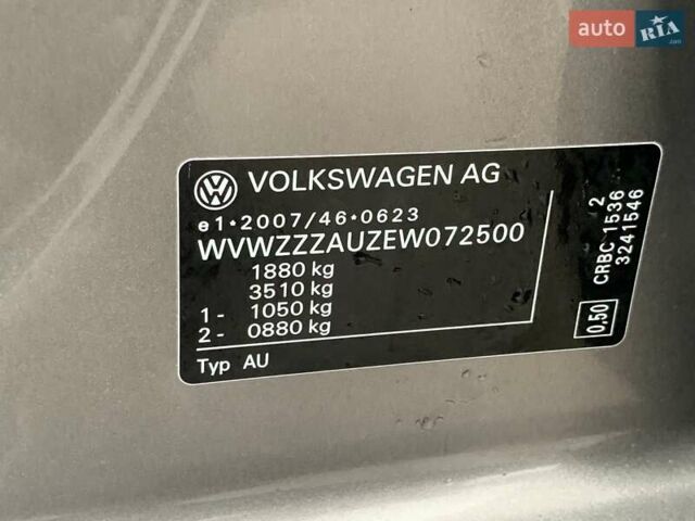 Серый Фольксваген Гольф, объемом двигателя 2 л и пробегом 273 тыс. км за 13499 $, фото 62 на Automoto.ua