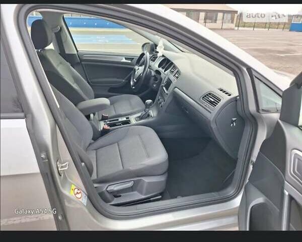 Серый Фольксваген Гольф, объемом двигателя 1.6 л и пробегом 179 тыс. км за 13999 $, фото 7 на Automoto.ua