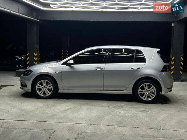 Серый Фольксваген Гольф, объемом двигателя 2 л и пробегом 150 тыс. км за 15900 $, фото 3 на Automoto.ua