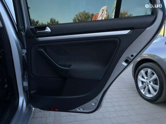 Серый Фольксваген Гольф, объемом двигателя 1.6 л и пробегом 245 тыс. км за 8555 $, фото 29 на Automoto.ua