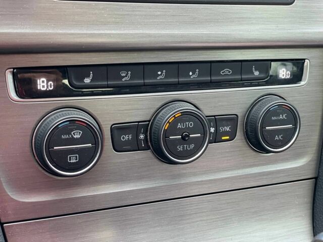 Серый Фольксваген Гольф, объемом двигателя 2 л и пробегом 188 тыс. км за 12999 $, фото 12 на Automoto.ua