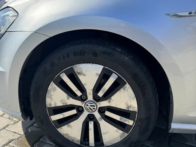 Фольксваген Гольф 2014 в Хмельницком на Automoto.ua Серый Фольксваген Гольф, объемом двигателя 0 л и пробегом 170 тыс. км за 8500 $, фото 6 на Automoto.ua