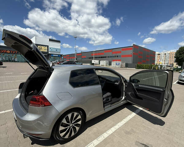 Серый Фольксваген Гольф, объемом двигателя 1.8 л и пробегом 182 тыс. км за 11700 $, фото 10 на Automoto.ua