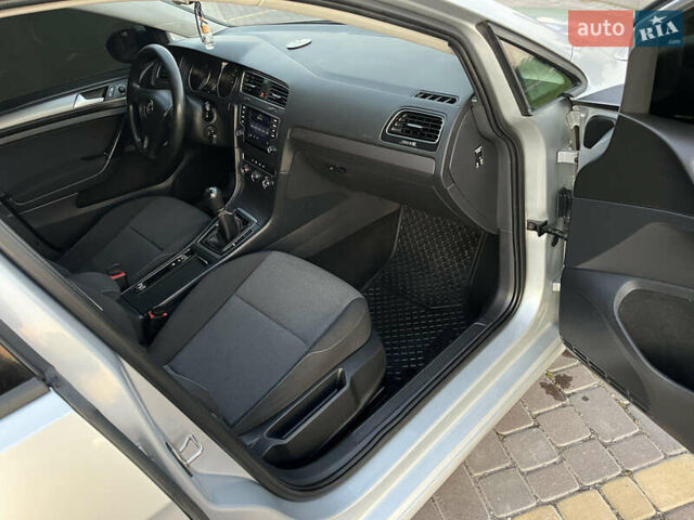Сірий Фольксваген Гольф, об'ємом двигуна 1.6 л та пробігом 230 тис. км за 8001 $, фото 18 на Automoto.ua