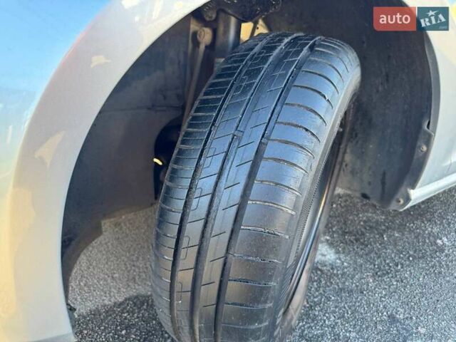 Серый Фольксваген Гольф, объемом двигателя 1.4 л и пробегом 125 тыс. км за 10000 $, фото 10 на Automoto.ua