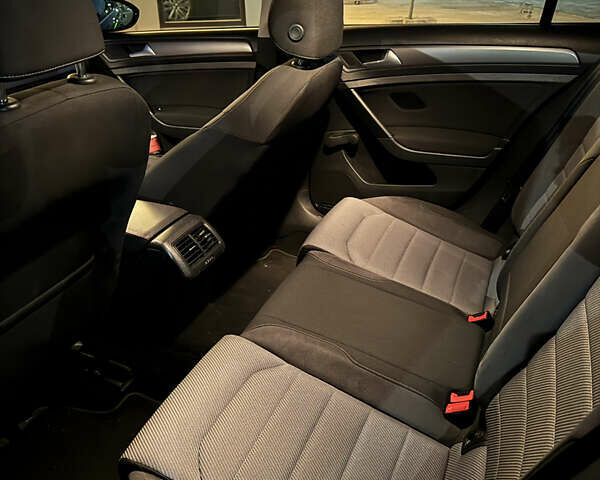 Серый Фольксваген Гольф, объемом двигателя 1.6 л и пробегом 278 тыс. км за 11200 $, фото 8 на Automoto.ua