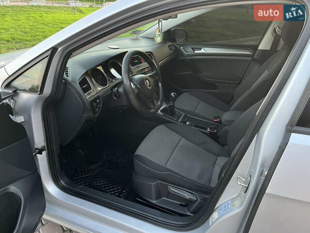Сірий Фольксваген Гольф, об'ємом двигуна 1.6 л та пробігом 230 тис. км за 8001 $, фото 12 на Automoto.ua