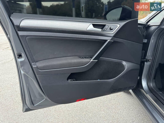 Серый Фольксваген Гольф, объемом двигателя 1.8 л и пробегом 198 тыс. км за 11500 $, фото 19 на Automoto.ua