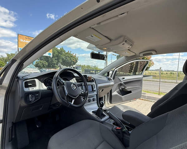 Серый Фольксваген Гольф, объемом двигателя 1.8 л и пробегом 182 тыс. км за 11700 $, фото 6 на Automoto.ua