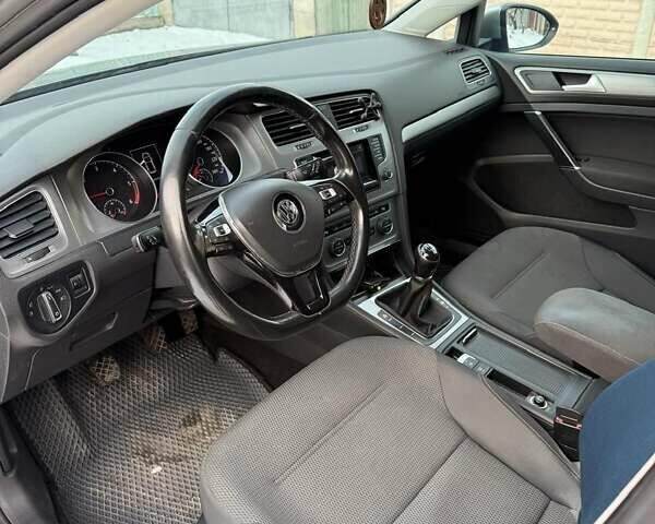 Серый Фольксваген Гольф, объемом двигателя 2 л и пробегом 214 тыс. км за 11500 $, фото 1 на Automoto.ua