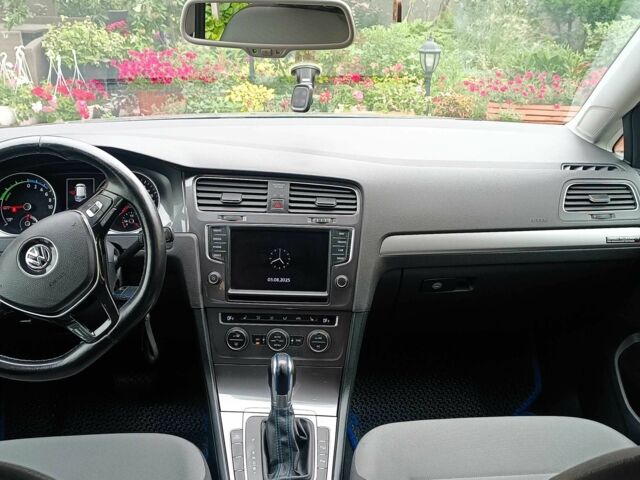 Серый Фольксваген Гольф, объемом двигателя 0 л и пробегом 116 тыс. км за 9300 $, фото 9 на Automoto.ua