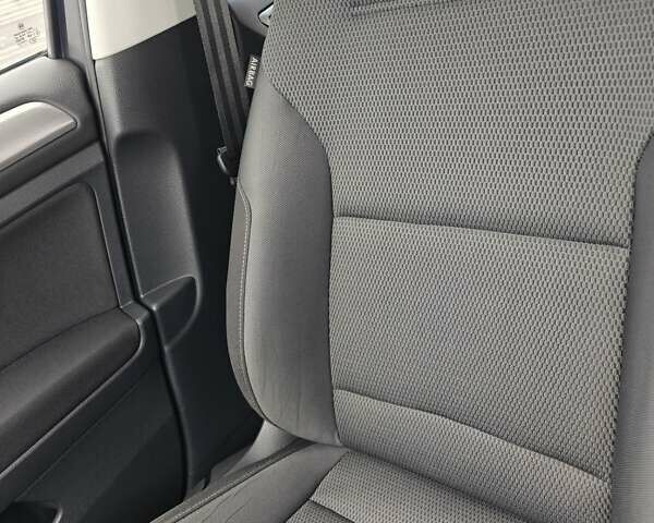 Серый Фольксваген Гольф, объемом двигателя 2 л и пробегом 181 тыс. км за 11400 $, фото 19 на Automoto.ua