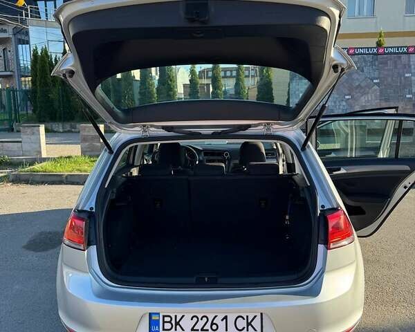 Серый Фольксваген Гольф, объемом двигателя 1.4 л и пробегом 125 тыс. км за 10000 $, фото 15 на Automoto.ua