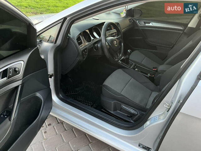 Сірий Фольксваген Гольф, об'ємом двигуна 1.6 л та пробігом 230 тис. км за 8001 $, фото 13 на Automoto.ua