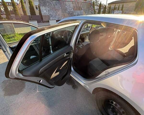 Серый Фольксваген Гольф, объемом двигателя 1.4 л и пробегом 125 тыс. км за 10000 $, фото 12 на Automoto.ua