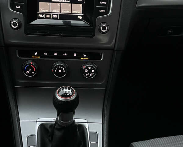 Серый Фольксваген Гольф, объемом двигателя 1.6 л и пробегом 279 тыс. км за 9450 $, фото 40 на Automoto.ua