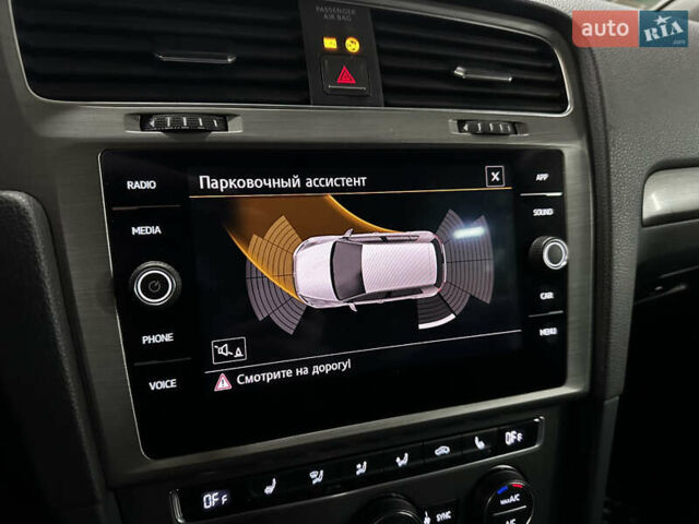 Серый Фольксваген Гольф, объемом двигателя 1.4 л и пробегом 197 тыс. км за 12999 $, фото 60 на Automoto.ua