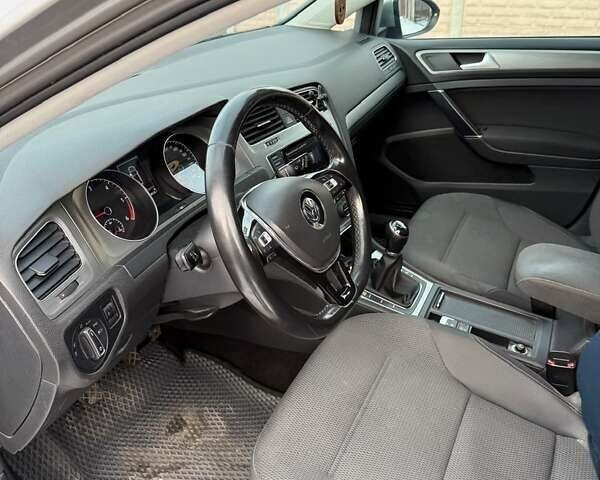 Серый Фольксваген Гольф, объемом двигателя 2 л и пробегом 214 тыс. км за 11500 $, фото 3 на Automoto.ua