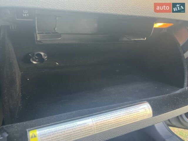 Серый Фольксваген Гольф, объемом двигателя 1.97 л и пробегом 222 тыс. км за 9000 $, фото 17 на Automoto.ua