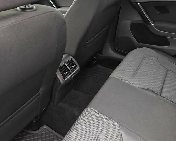 Серый Фольксваген Гольф, объемом двигателя 2 л и пробегом 181 тыс. км за 11400 $, фото 20 на Automoto.ua