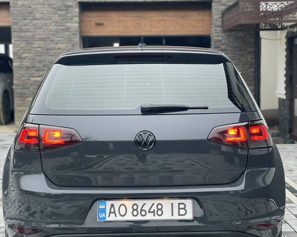 Серый Фольксваген Гольф, объемом двигателя 1.6 л и пробегом 279 тыс. км за 9450 $, фото 14 на Automoto.ua