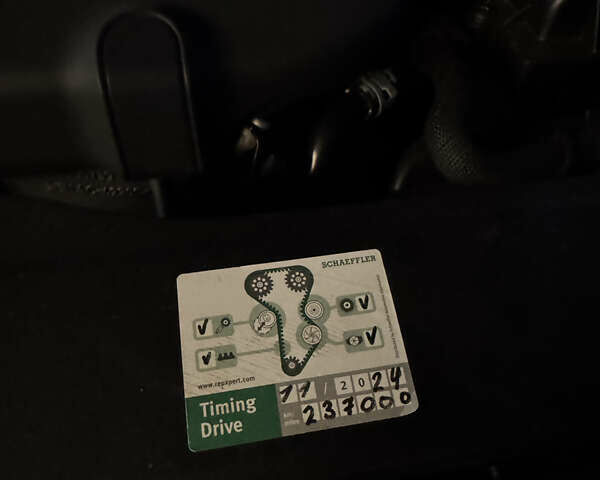 Серый Фольксваген Гольф, объемом двигателя 1.6 л и пробегом 278 тыс. км за 11200 $, фото 14 на Automoto.ua